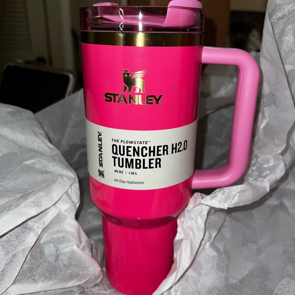 STANLEY CUP HOLIDAY LIMITED EDITION - Picture 2 of 2